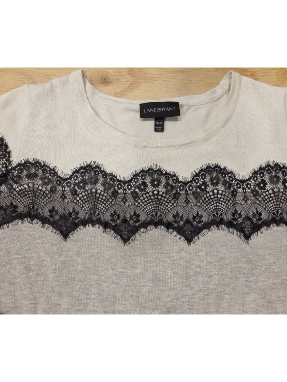 Lane Bryant Gray & Beige Color Block Sweater with Black Lace Detail 18/20 - Picture 3 of 10
